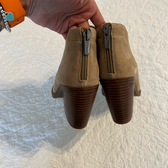 Vince Camino suede booties size 6.5. Brand new. - Picture 3 of 7